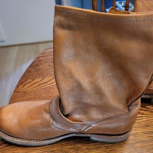 Frye Veronica boots size 7. Distressed Camel color